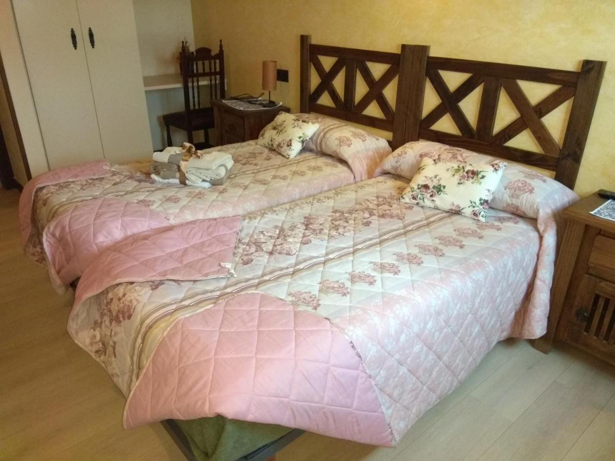 La Cerca De Dona Jimena Guest House Modúbar de San Cibrián Bagian luar foto