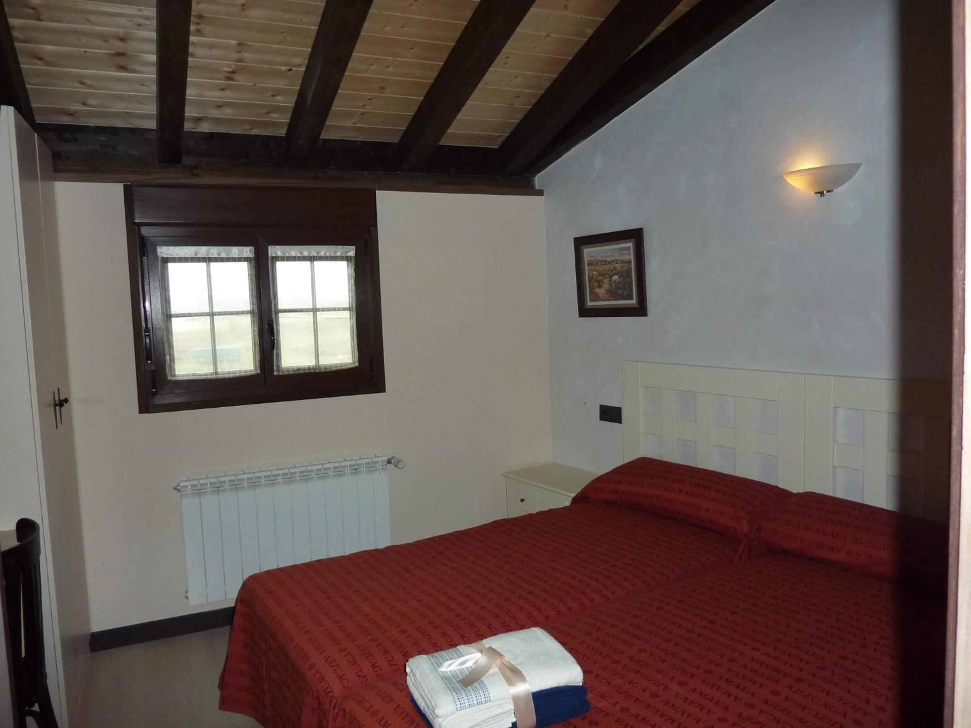 La Cerca De Dona Jimena Guest House Modúbar de San Cibrián Bagian luar foto